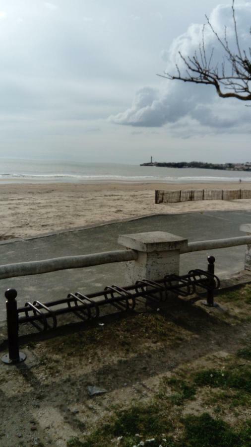 Les Pins Ensoleilles Daire Saint-Georges-de-Didonne Dış mekan fotoğraf